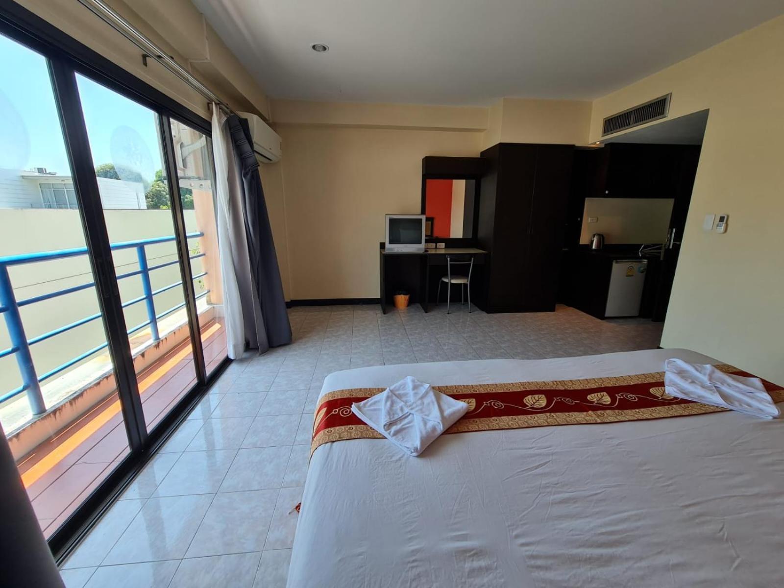Desa Phuket Hotel Екстериор снимка