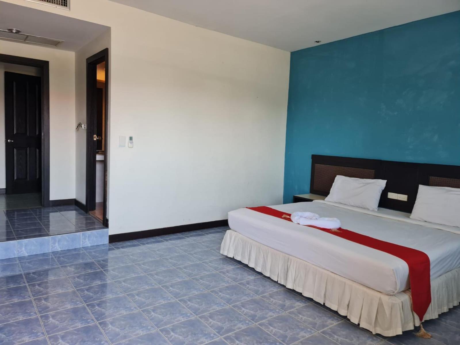 Desa Phuket Hotel Екстериор снимка