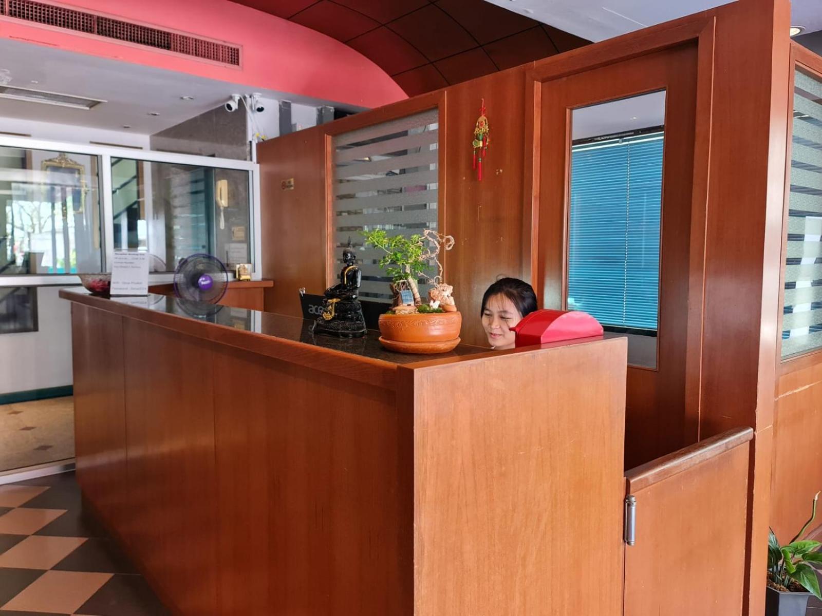 Desa Phuket Hotel Екстериор снимка