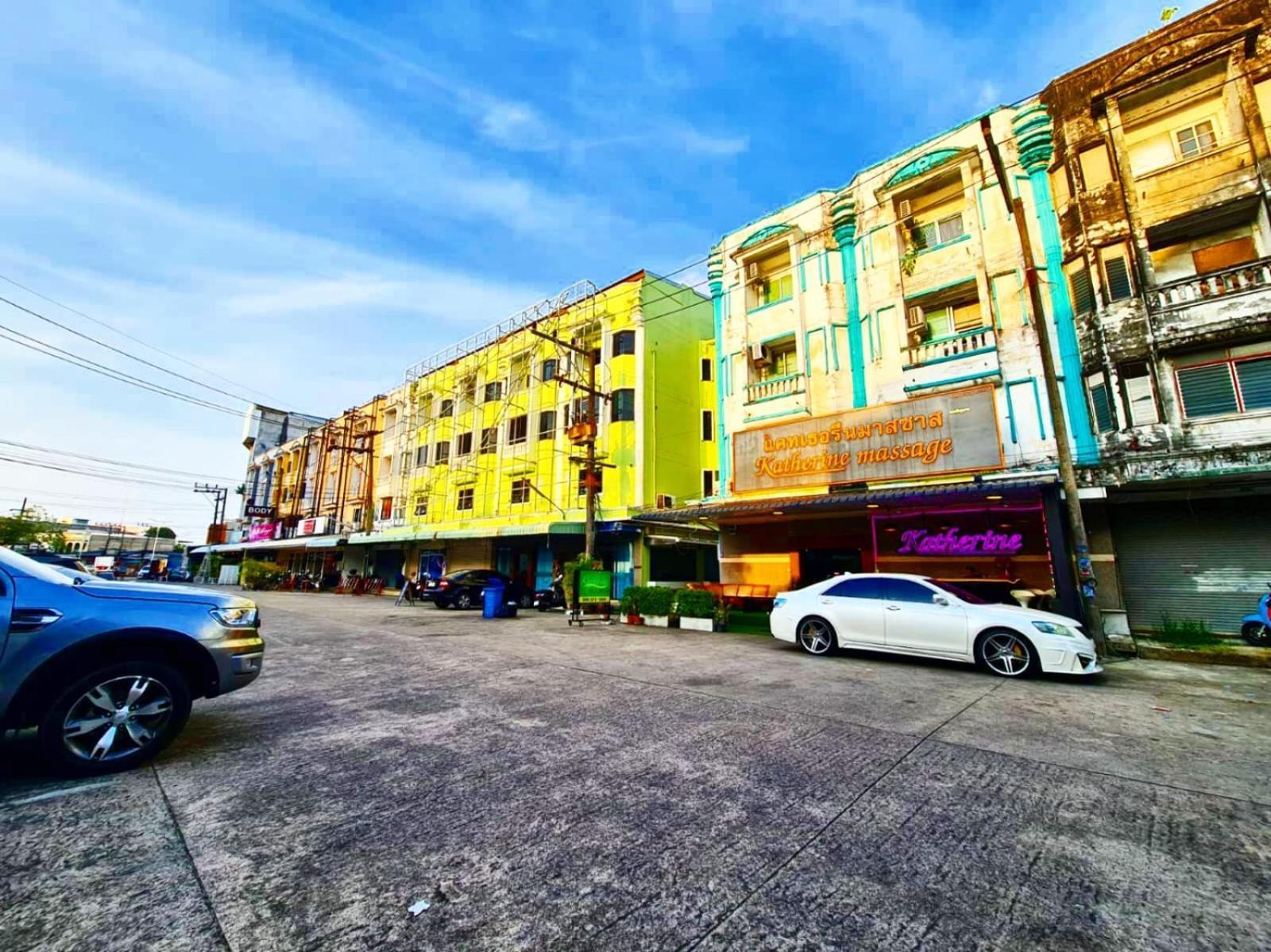 Desa Phuket Hotel Екстериор снимка