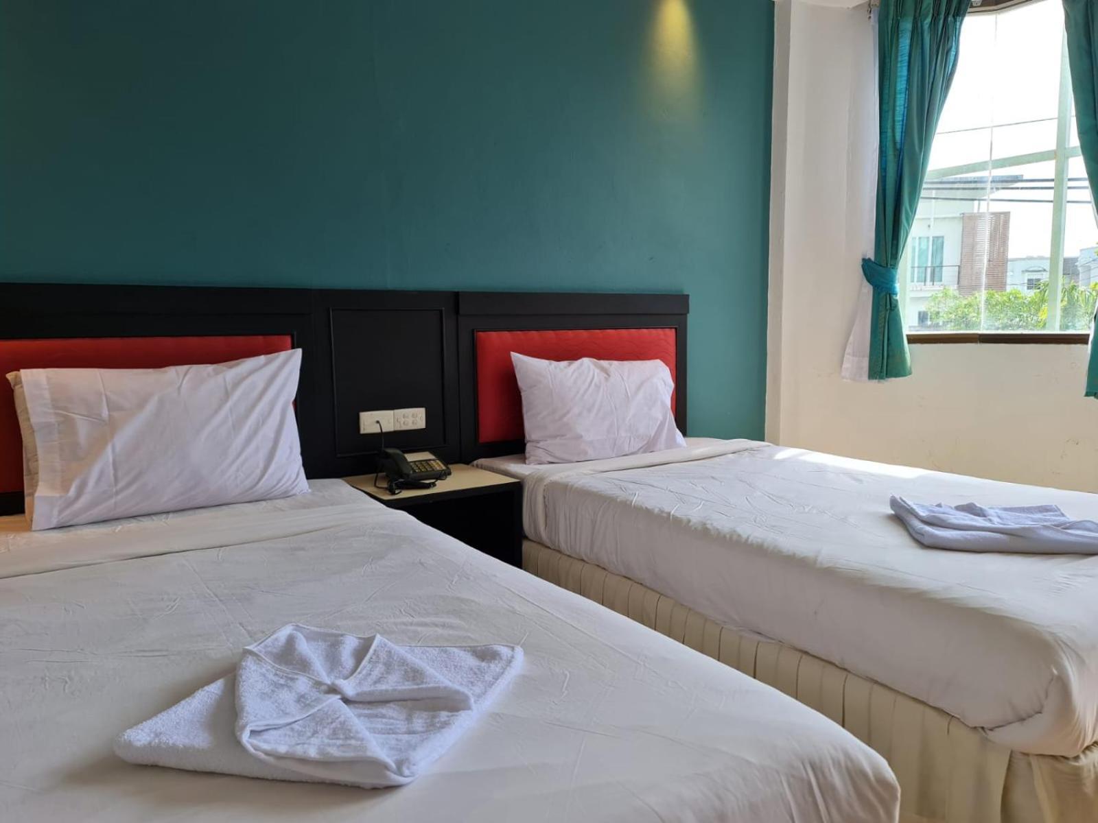 Desa Phuket Hotel Екстериор снимка