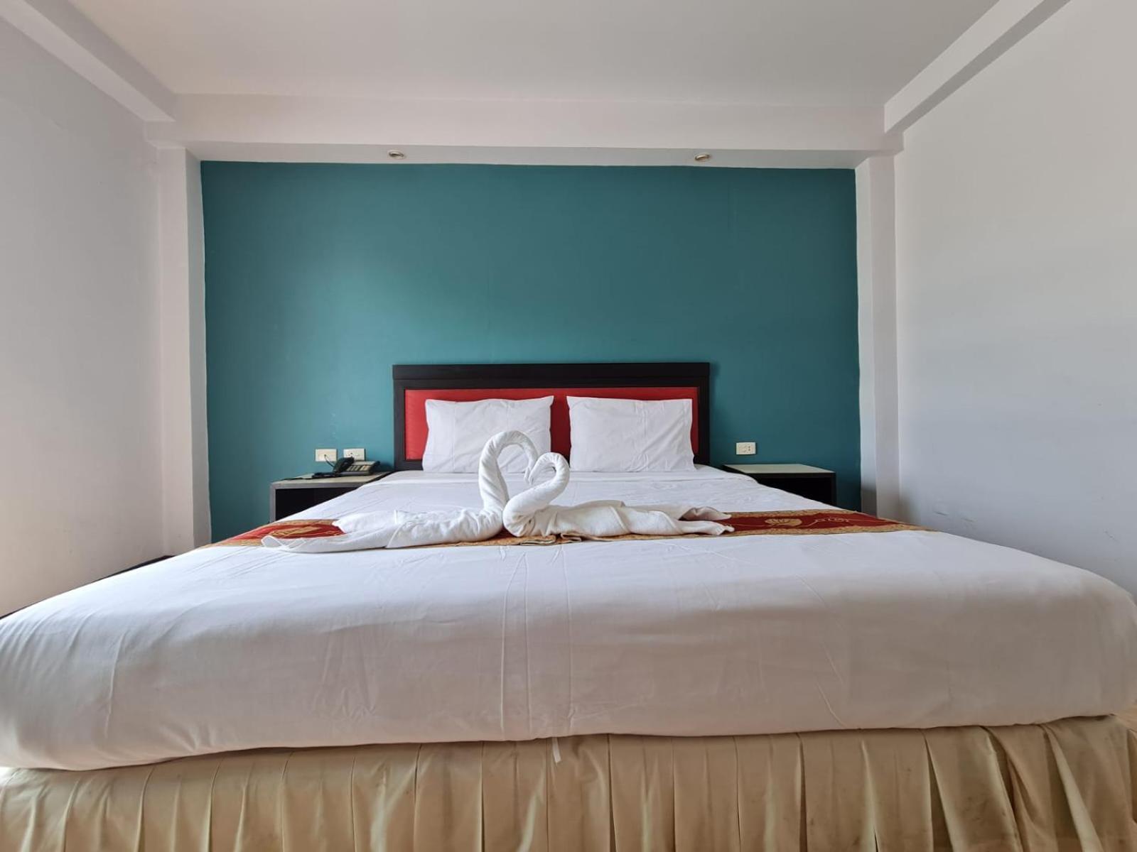Desa Phuket Hotel Екстериор снимка