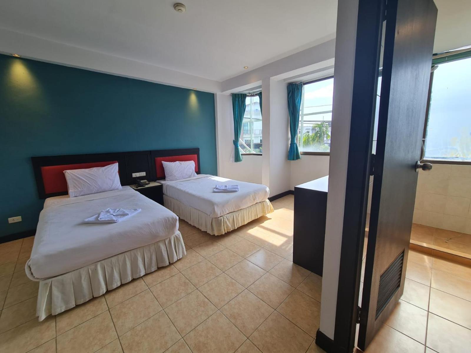 Desa Phuket Hotel Екстериор снимка