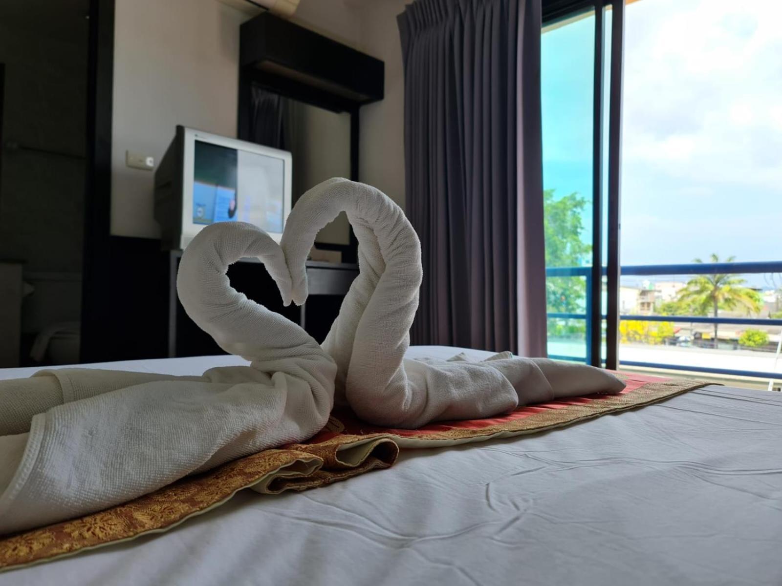 Desa Phuket Hotel Екстериор снимка