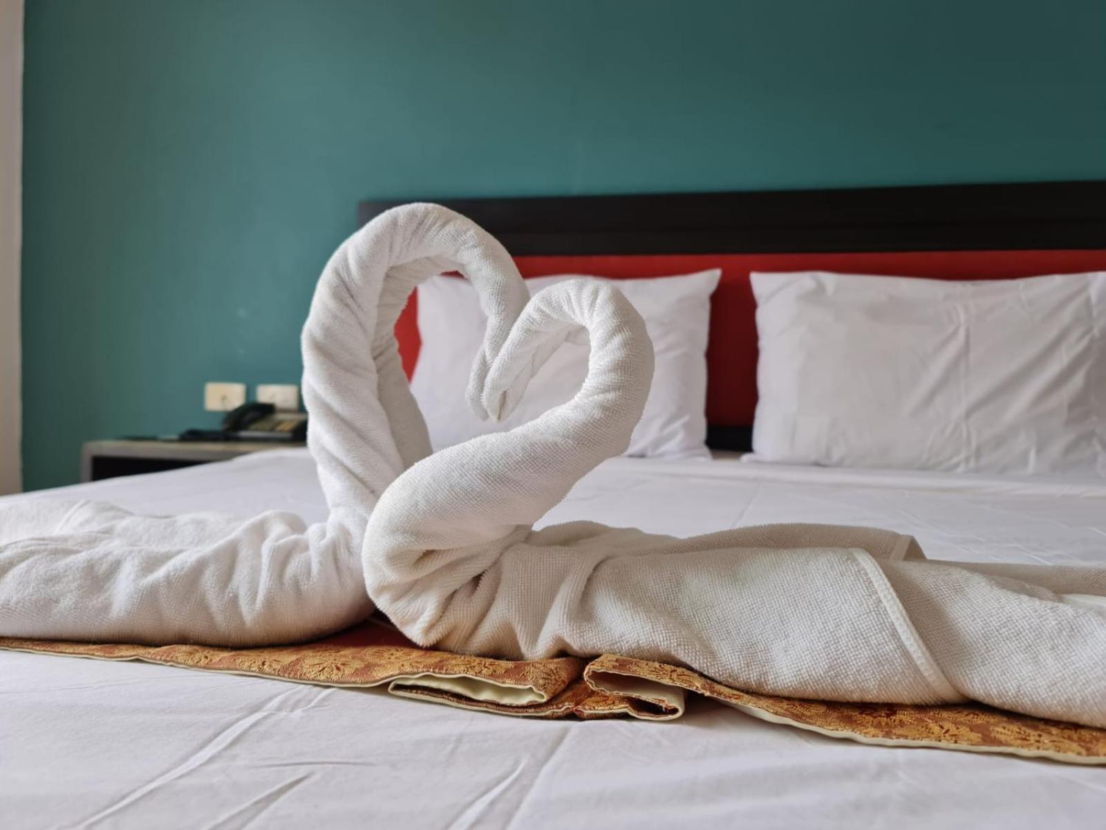 Desa Phuket Hotel Екстериор снимка