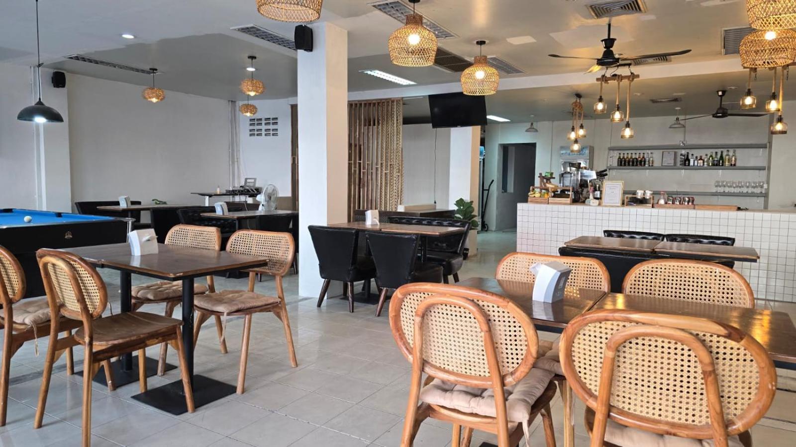Desa Phuket Hotel Екстериор снимка